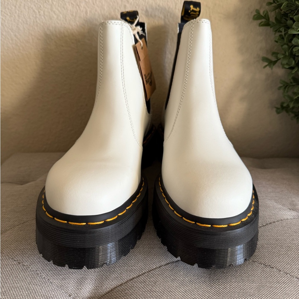 NWT - Dr. Marten White boots